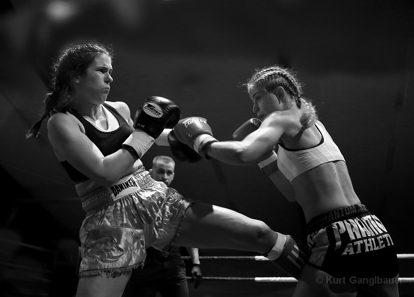 Lady boxing 37